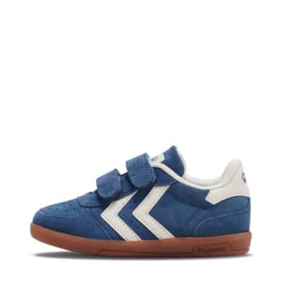 Hummel sneakers til børn i blå med velcrolukning.