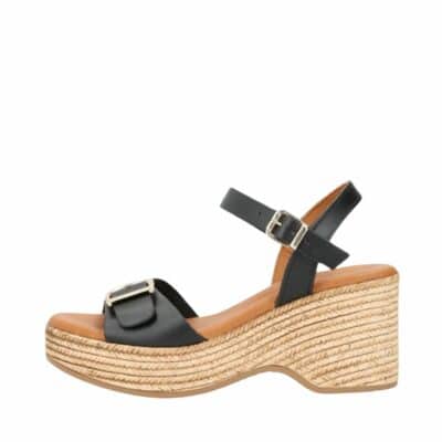 Shoedesign Copenhagen Lourdes sandal til dame i sort med plateausål og kilehæl, lavet af skind