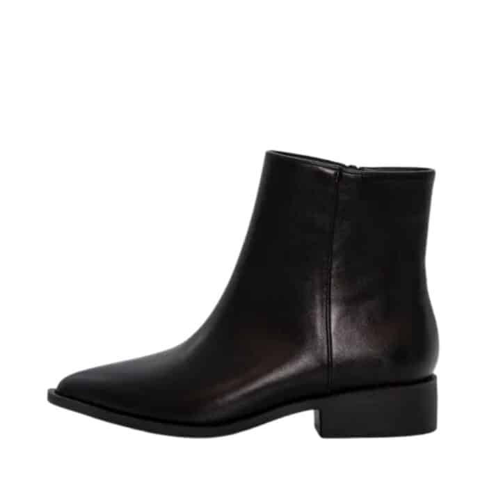 Duffy Fulgatore Nove støvle til dame i sort med spids tå og lynlås samt en lille hæl på 3 cm