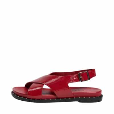 Sofie Schnoor sandal til dame i rød lak, lavet af 100% skind med gummisål og krydsrem