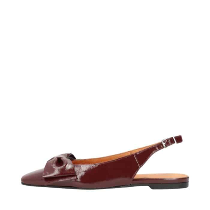 Phenumb Copenhagen Expect P ballerinasko til dame i bordeaux lak, med 100% skindkvalitet og sløjfedetalje samt åben hæl med rem og spænde