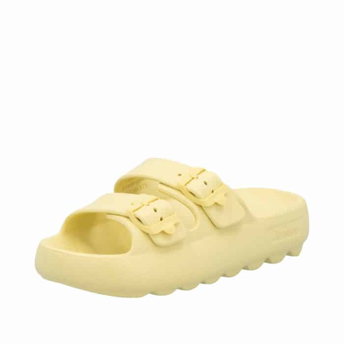 Rieker sandal til dame i gul. Dejlig let og fleksibel sandal i en frisk farve med justerbar spænder