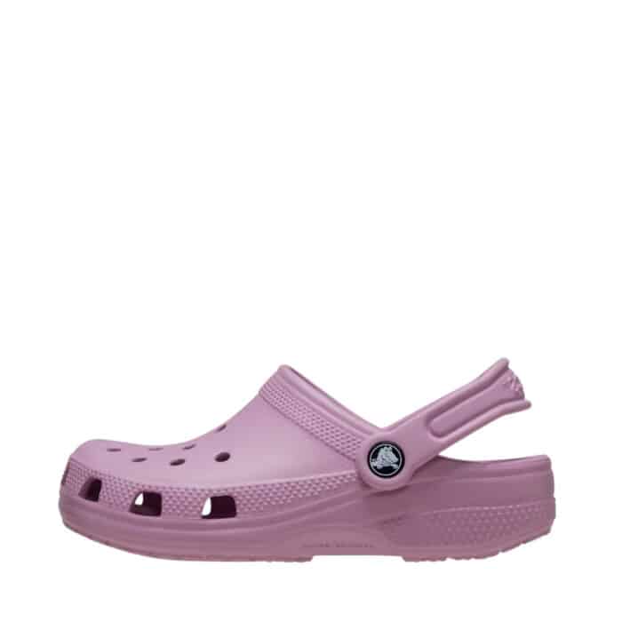 Crocs sandal til børn i en dyb lyserød farve med rem bagpå og huller