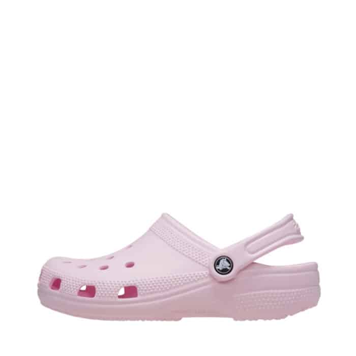 Crocs sandal til dame i lyserød med de velkendte ventilationshuller og rem bagpå