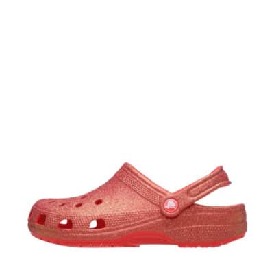 Crocs sandal til dame i rød glimmer med rem bagpå og ventilationshuller