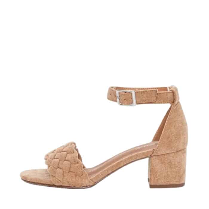 Duffy Rivello Quattro sandal til dame i beige med flettet rem over forfoden og spænde detalje samt blokhæl på 5,5 cm.