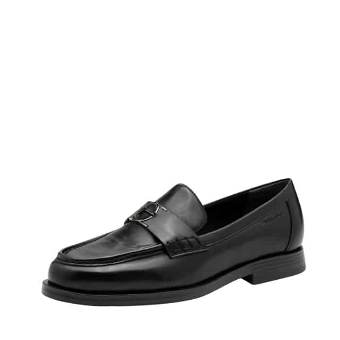 Tamaris loafers til dame i sort med en blød Touck-it sål og flot detalje over vristen