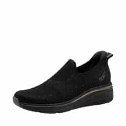 Tamaris Step-In sko til dame i sort, med sorte nitter, fast hælkappe og en hælhøjde på 5 cm