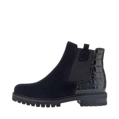 Gabor støvle til dame i sort ruskind med elastik og lynlås samt udtagelig sål og ekstra bredde H