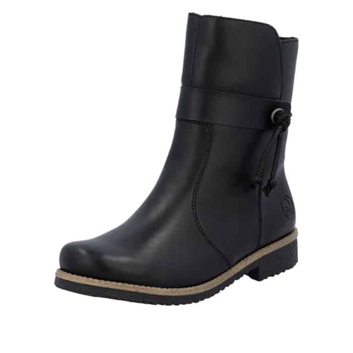 Rieker støvle til dame i sort med varm foring samt funktionel lynlås
