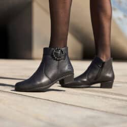 rieker-stoevle-dame-sort-y0797-00-3