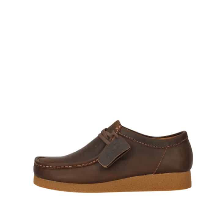 Clarks Wallabee Evosh sko til herre i mørkebrun med en overdel i beeswax læder og snørebånd