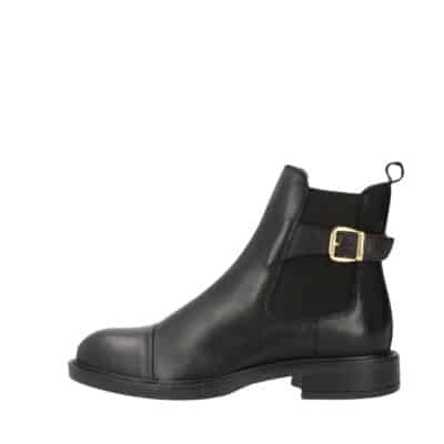 Shoedesign Copenhagen Beatrice støvle til dame i sort skind med lynlås og elastik samt lille hæl på 3 cm.