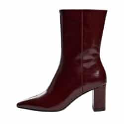 Sofie Schnoor støvle til dame i bordeaux med blank overdel og lynlås samt blokhæl på 7 cm.