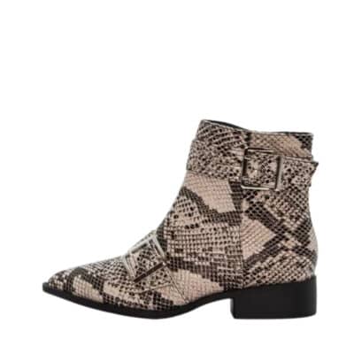 Duffy Fulgatore Sei støvle til dame i slangeprint med spids snude og spænde detaljer samt blokhæl på 3,5 cm