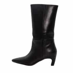 Duffy Solano Tre støvle til dame i sort med lynlås og spids snude samt stilethæl på ca. 6 cm.