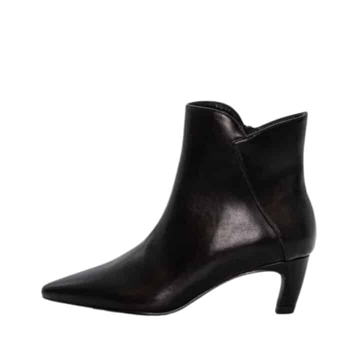 Duffy Solano Uno støvle til dame i sort med lynlås og stilethæl på ca. 6 cm.