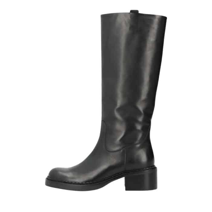 Phenumb Copenhagen Exposed lang støvle til dame i sort kernelæder med blokhæl på 5 cm.