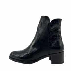 Relaxshoe støvle til dame i sort med blokhæl på 5 cm og skindoverdel samt lynlås