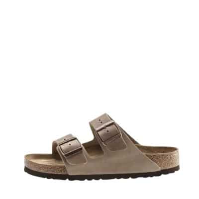 Birkenstock Arizona Narrow sandal til dame i beige med læderoverdel og to justerbare spænder samt ruskindssål
