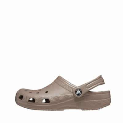 Crocs sandal til dame og herre i brun med rem bagpå og letvægtsdesign