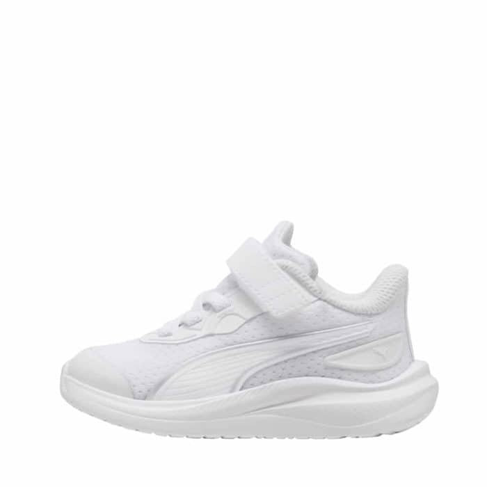 Puma Skyrocket 2 AC sneakers til små børn i hvid med velcrorem og elastik samt udtagelig SoftFoam+ indersål