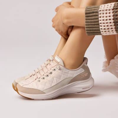 Alternative view of Skechers Slip-In Contour Foam Sneakers Dame