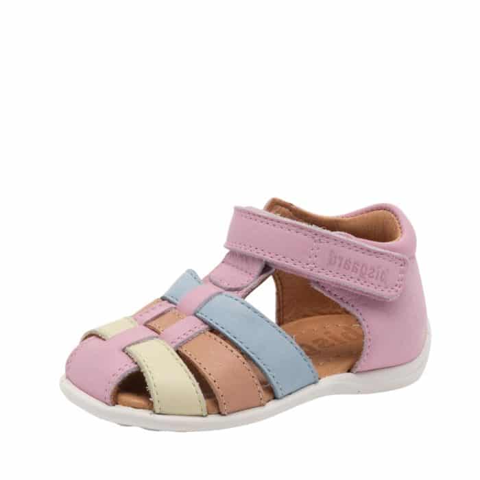Bisgaard Carly Candyfloss sandal til børn i en flot farvekombination med skindoverdel samt justerbar velcrorem