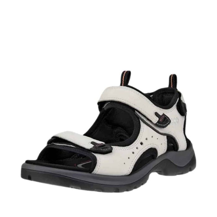 Ecco Offroad sandal til dame i hvid nubucklæder med tre velcroremme og EVA-fodseng