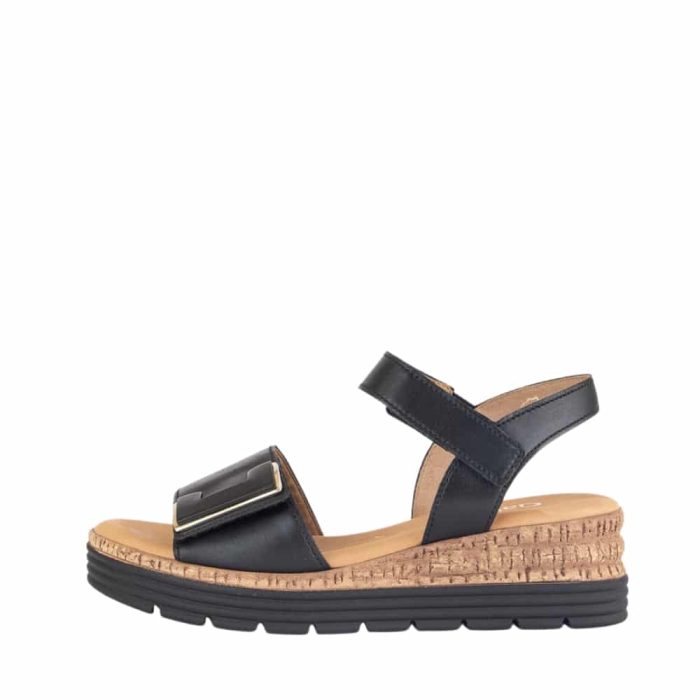 Gabor sandal til dame i sort med skindoverdel og to velcroremme samt kilehæl på 5,5 cm