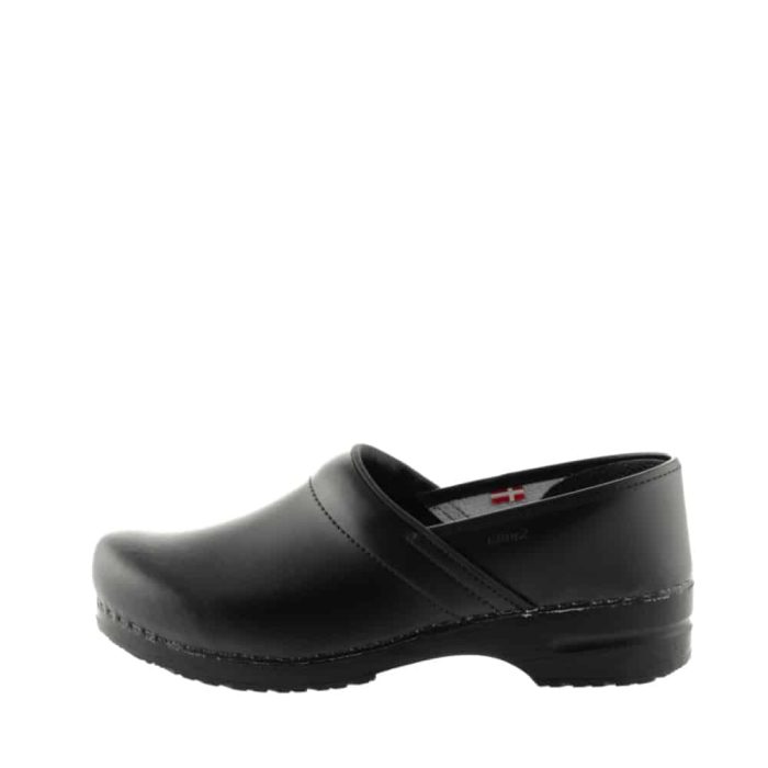 Sanita træsko til dame i sort med hælkappe og blød gummisål