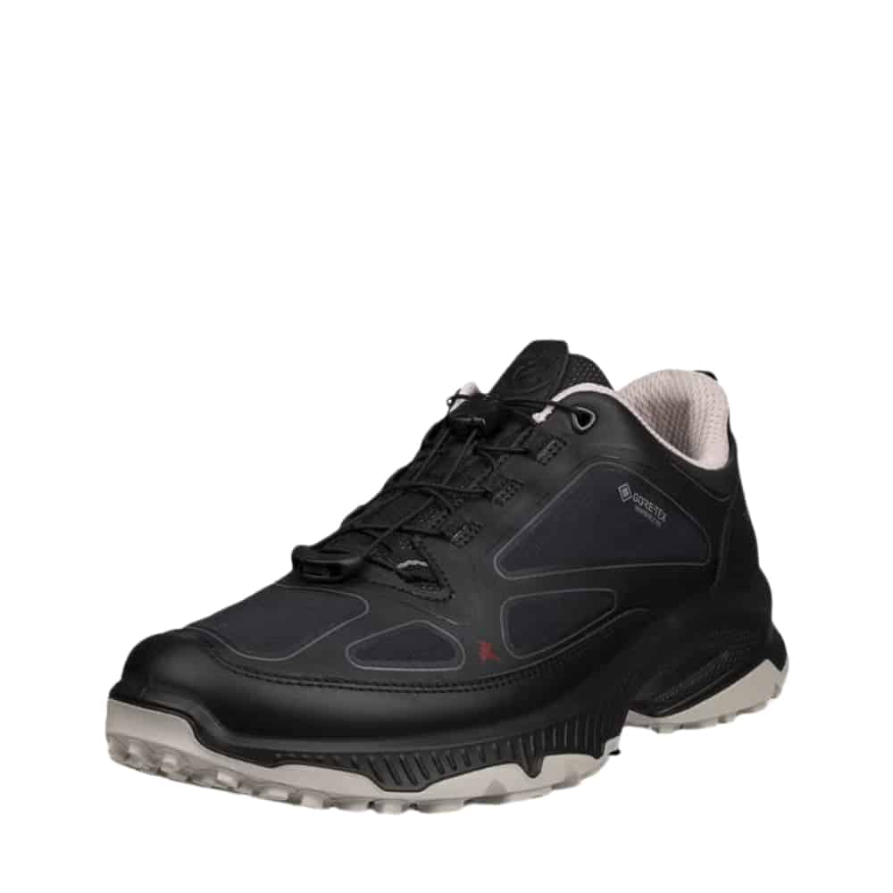 Ecco sneakers til dame i sort med elastiske snøre og GoreTex.